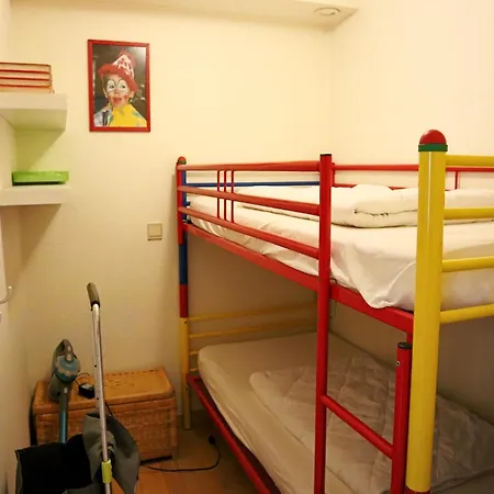 Attic In By The 公寓